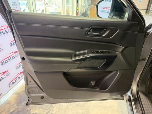 Used 2026 Nissan Pathfinder SV FWD image 38