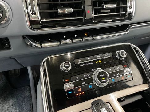 Used 2019 Lincoln Navigator Black Label image 34