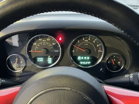 Used 2016 Jeep Wrangler Unlimited Rubicon w/ Dual Top Group image 30