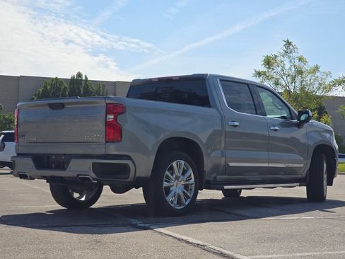 Used 2024 Chevrolet Silverado 1500 High Country w/ Technology Package AWD/4WD image 17