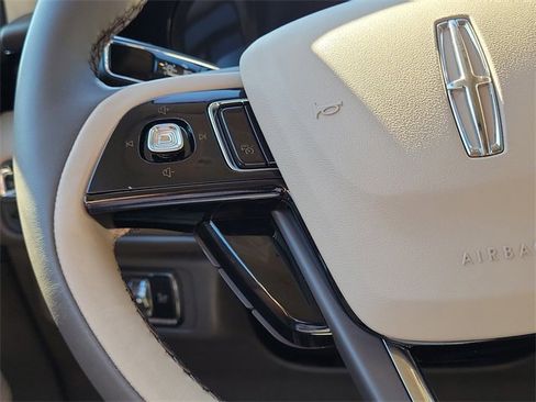 Certified 2024 Lincoln Corsair FWD image 14
