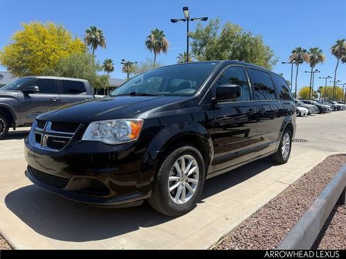 Used 2015 Dodge Grand Caravan SXT FWD image 2