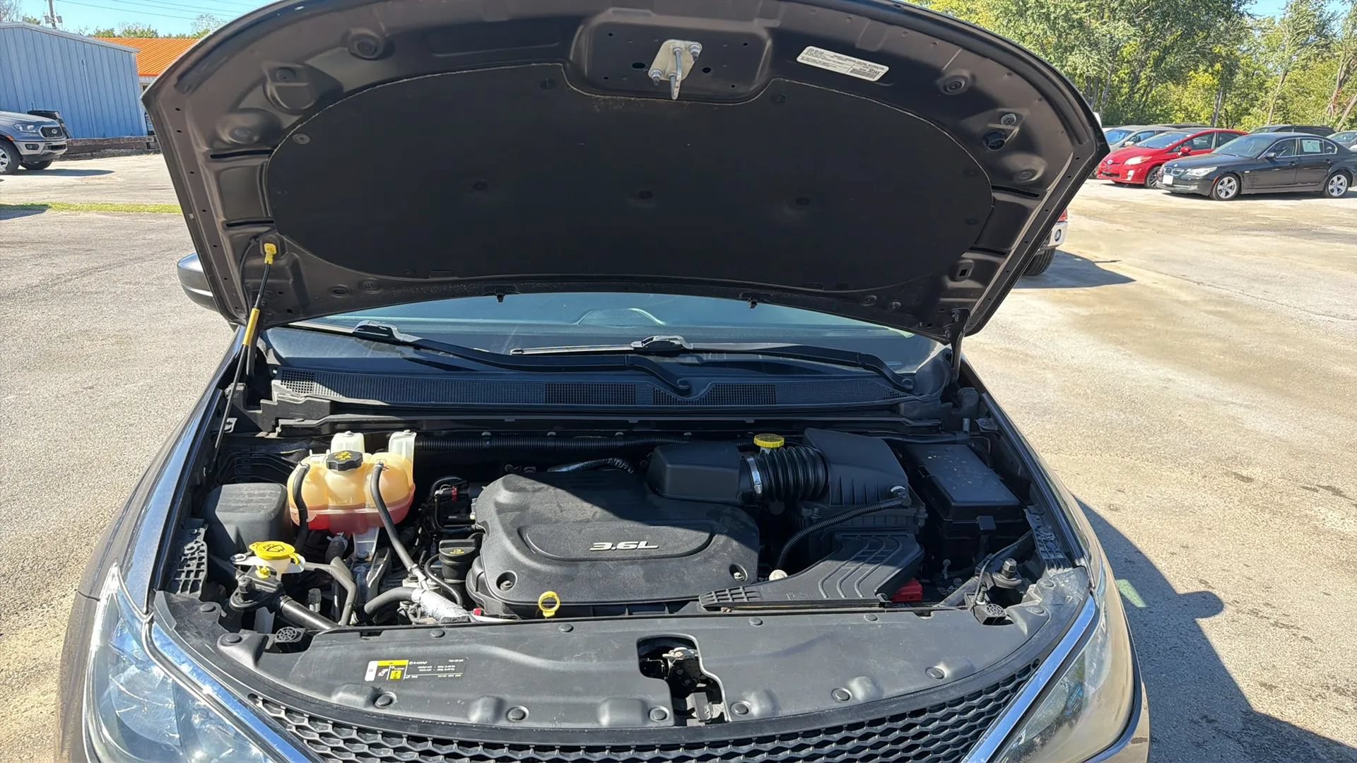 Used 2018 Chrysler Pacifica LX w/ Tire & Wheel Group FWD image 26