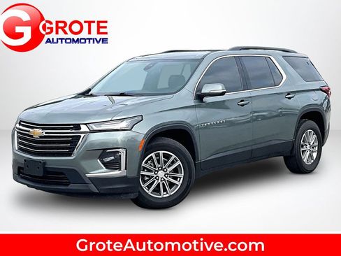 Used 2023 Chevrolet Traverse LT FWD image 1