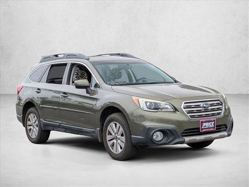 Used 2015 Subaru Outback 2.5i Premium AWD/4WD image 3