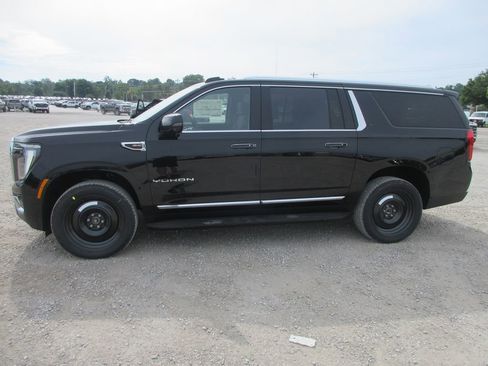 New 2026 GMC Yukon XL Elevation w/ Elevation Premium Package AWD/4WD image 7