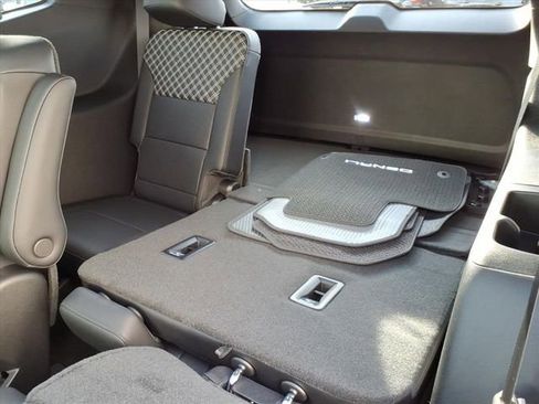 New 2026 GMC Acadia Denali w/ Super Cruise Package image 21