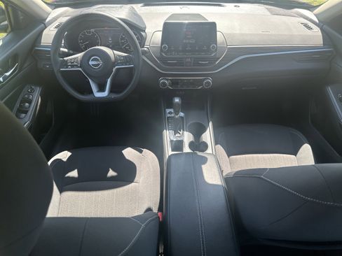 Used 2025 Nissan Altima 2.5 SV image 22