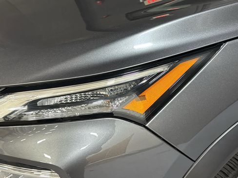 Used 2022 Nissan Rogue SV AWD/4WD image 6