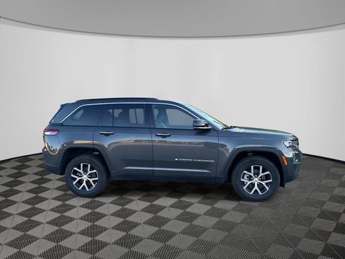 Certified 2025 Jeep Grand Cherokee Limited AWD/4WD image 8