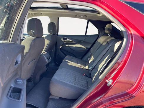 Used 2018 Chevrolet Equinox LT w/ Sun & Infotainment Package image 13