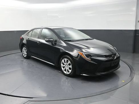 Used 2024 Toyota Corolla LE FWD image 10