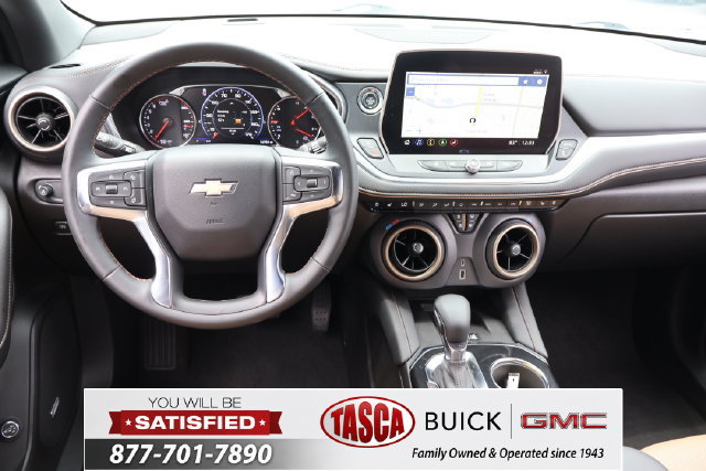 Used 2024 Chevrolet Blazer Premier w/ Enhanced Convenience Package FWD image 17