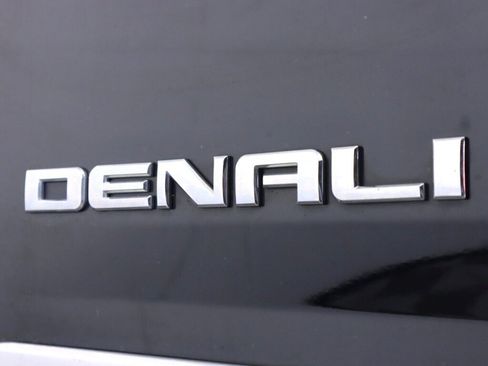 Used 2018 GMC Yukon XL Denali w/ Denali Ultimate Package AWD/4WD image 44