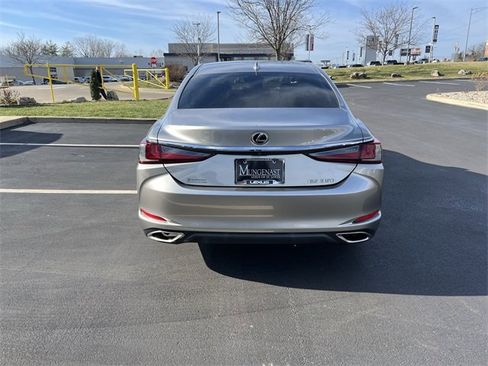 Used 2019 Lexus ES 350 image 4
