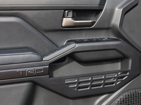 Used 2025 Toyota Tacoma TRD Sport w/ TRD Sport Upgrade Package image 28