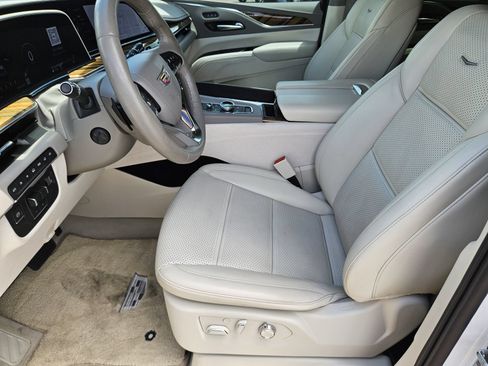 Used 2022 Cadillac Escalade Premium Luxury Platinum AWD/4WD image 13
