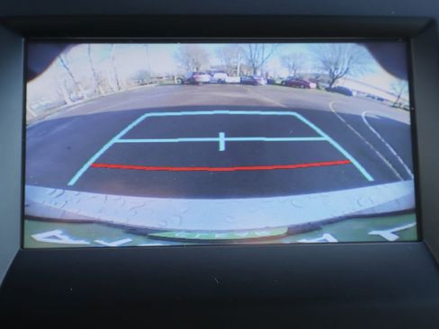 Used 2016 Toyota Camry LE image 16