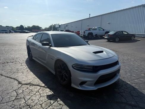 Used 2020 Dodge Charger R/T w/ Blacktop Package RWD image 3