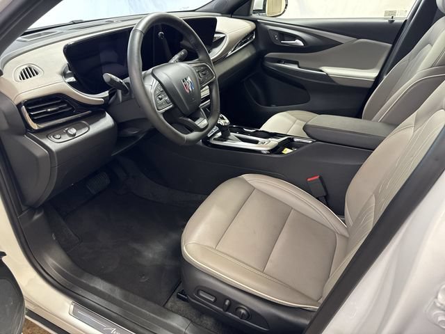 Certified 2025 Buick Envista Sport Touring FWD image 12