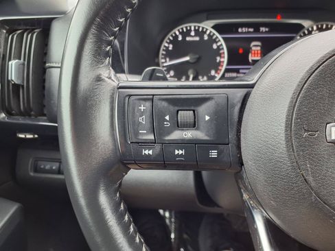 Used 2024 Nissan Pathfinder SV FWD image 19