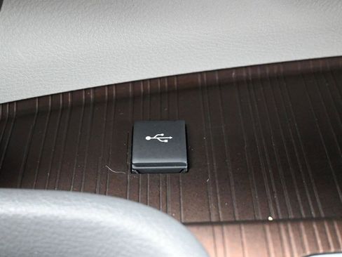 Certified 2021 Toyota Sienna LE FWD image 22