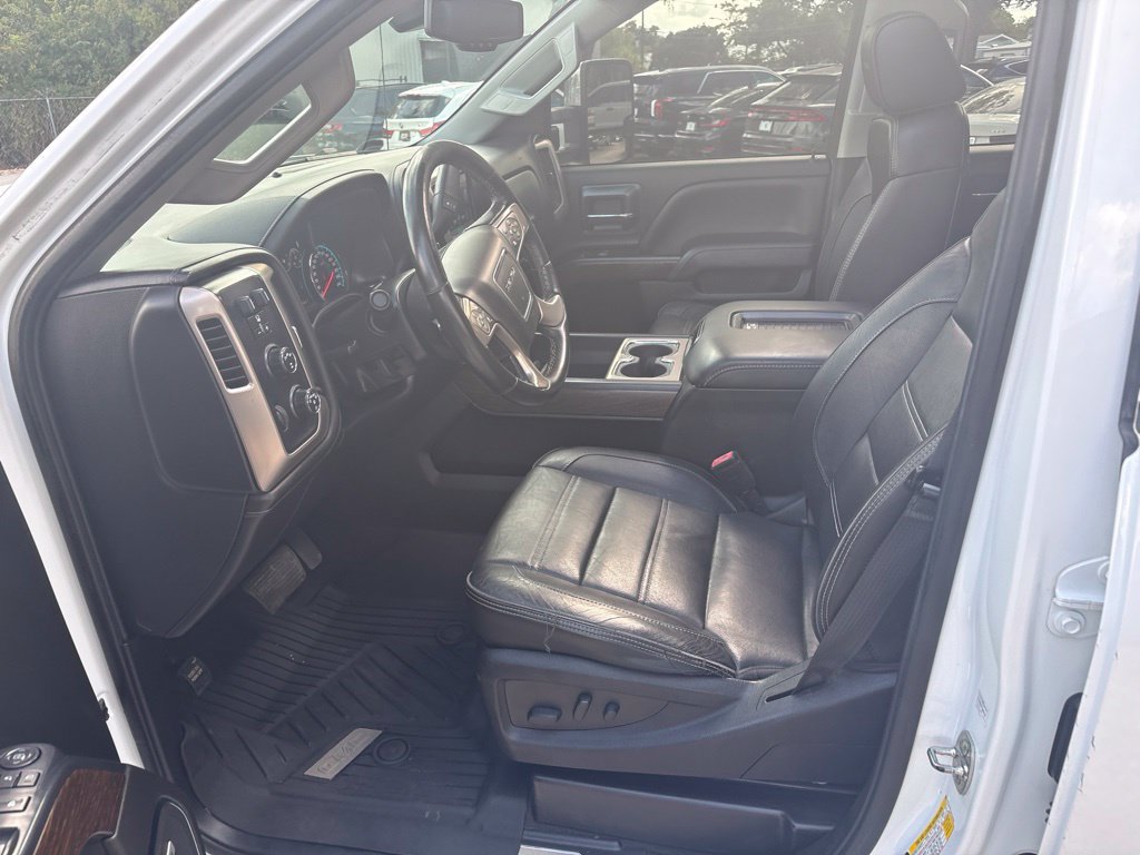 Used 2019 GMC Sierra 2500 Denali w/ Duramax Plus Package AWD/4WD image 16