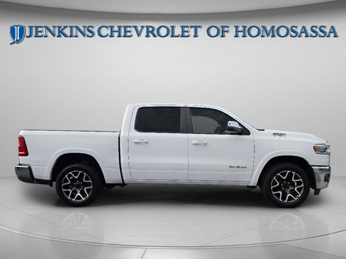 Used 2025 RAM 1500 Laramie AWD/4WD image 3