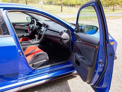 Used 2018 Honda Civic Type R image 14