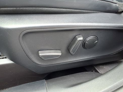 Used 2025 Ford Escape Platinum AWD/4WD image 24