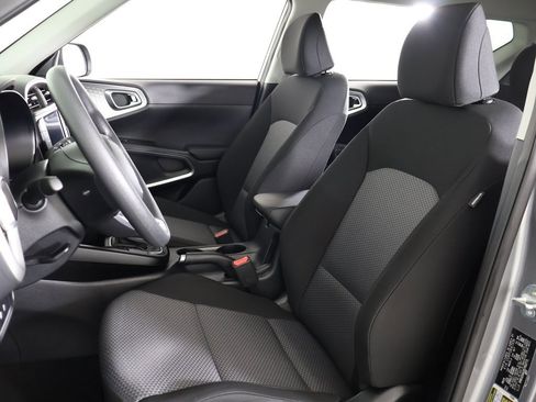 Used 2025 Kia Soul LX w/ LX Technology Package image 27