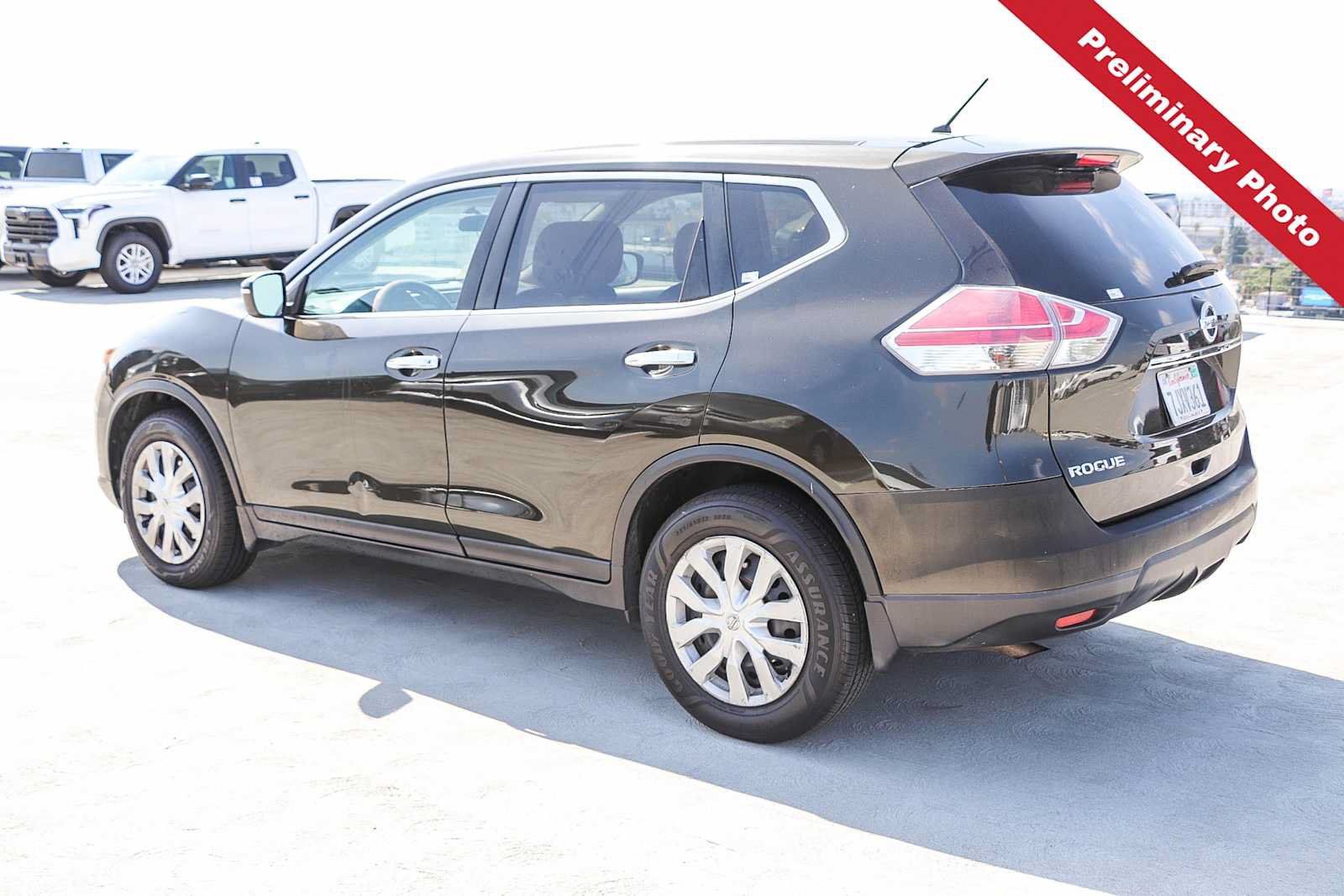 Used 2015 Nissan Rogue S w/ S Family Package FWD image 8