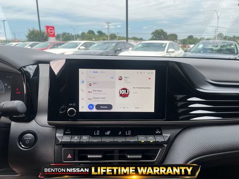 Used 2026 Toyota Camry SE FWD image 17