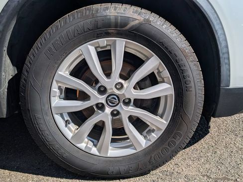 Used 2020 Nissan Rogue SV AWD/4WD image 19