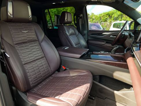 Used 2024 Cadillac Escalade ESV Premium Luxury Platinum AWD/4WD image 42