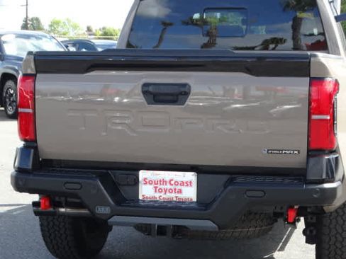 Used 2025 Toyota Tacoma TRD Pro AWD/4WD image 13