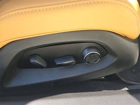 Used 2022 Chevrolet Corvette Stingray Preferred Cpe w/ Engine Appearance Package image 9