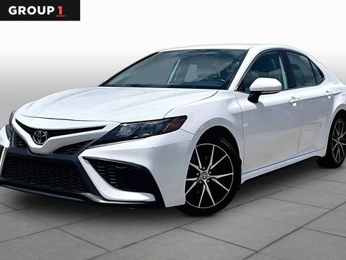Used 2024 Toyota Camry SE w/ Protection Package (Q2) (TMS) AWD/4WD image 1