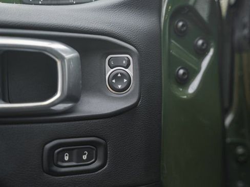 Used 2021 Jeep Wrangler Unlimited Sahara w/ LED Lighting Group AWD/4WD image 46