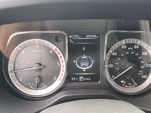 Used 2017 Nissan Titan SL RWD image 25
