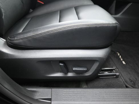 Used 2023 Nissan Rogue SL w/ SL Premium Package image 16