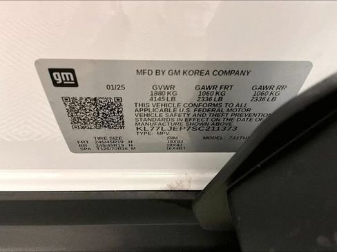 Used 2025 Chevrolet Trax RS w/ Driver Confidence Package FWD image 40