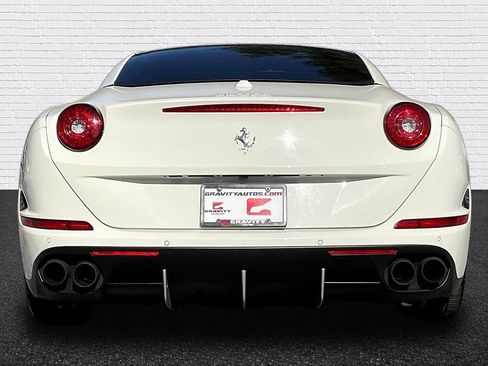 Used 2016 Ferrari California T RWD image 5
