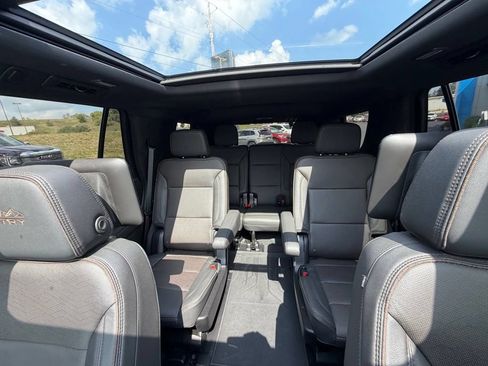 Used 2024 Chevrolet Tahoe High Country w/ Advanced Technology Package AWD/4WD image 4