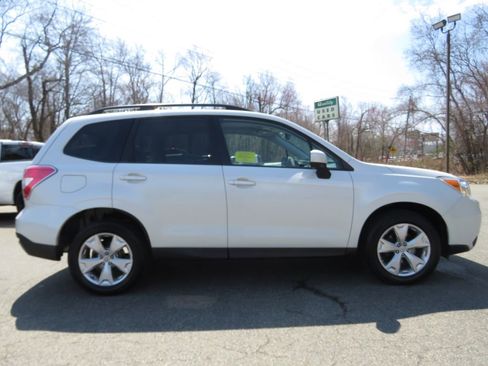 Used 2015 Subaru Forester 2.5i Premium w/ All-Weather Package image 4