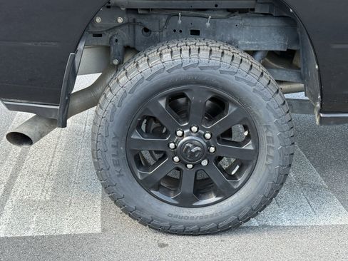 Used 2024 RAM 2500 Big Horn w/ Night Edition AWD/4WD image 11