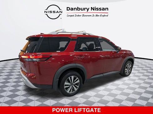 Certified 2024 Nissan Pathfinder SL AWD/4WD image 4
