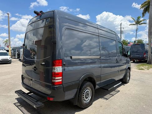 Used 2018 Mercedes-Benz Sprinter 2500 image 7