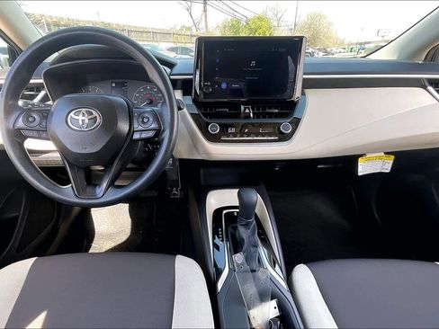 Used 2025 Toyota Corolla LE image 15