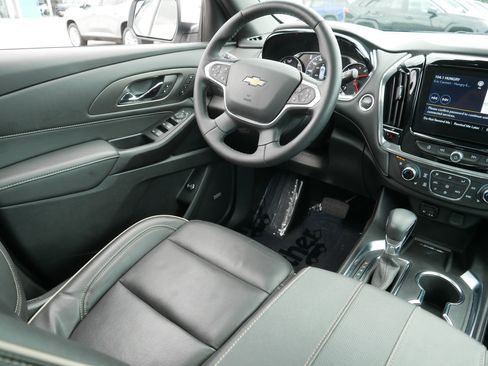 Used 2023 Chevrolet Traverse Premier AWD/4WD image 9